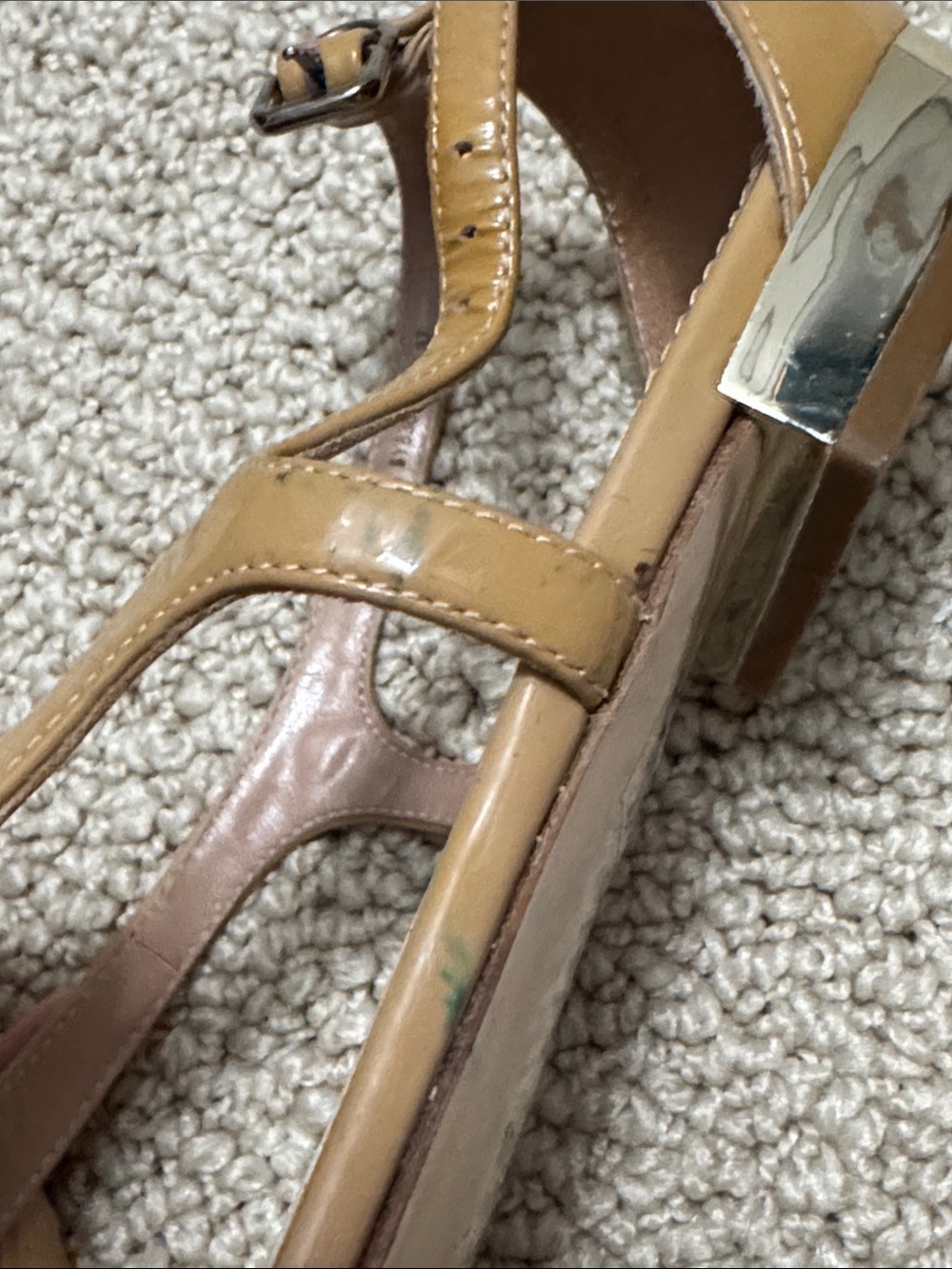 Miu Miu Nude/Tan Patent Leather Bow Thong Sandals - Picture 16 of 16